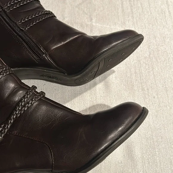 Life Stride ‘Yohanna’ Deep Dark Brown Ankle Booties Braided Trim Size 6.5 New - Picture 5 of 15